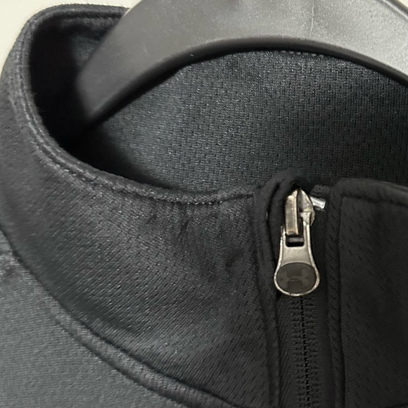 SALE! Under Armour Large Men’s Long Sleeve Lightweight Black Sweater - Picture 4 of 8